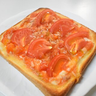 フレッシュトマトのピザトースト！